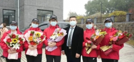 “白衣執甲，遼藏情深”葫蘆島市第二人民醫院舉行戰“疫”英雄凱旋歡迎儀式